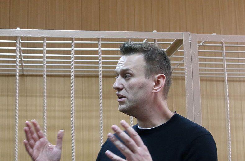 Прокурор хочет выделить материалы об оскорблении Навальным судьи