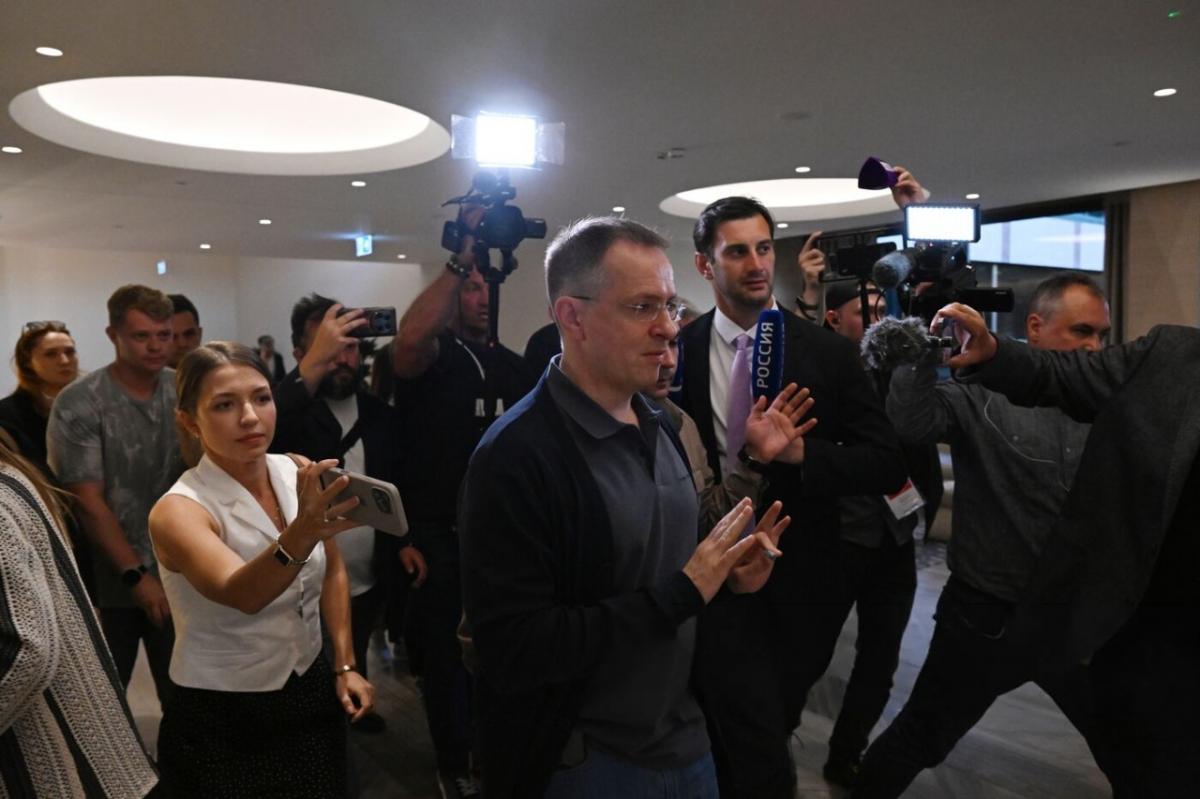 Сотрудник издания The Wall Street Journal не решился на интервью с Владимиром Мединским