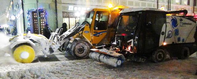 На уборку снега в Москве вышли 15,5 тысячи единиц коммунальной техники