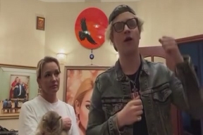 Сын Татьяны Булановой спародировал движения танцоров матери