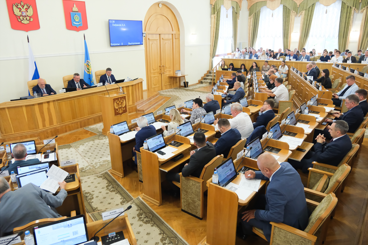 В Думе Астраханской области за полгода приняли 56 законов