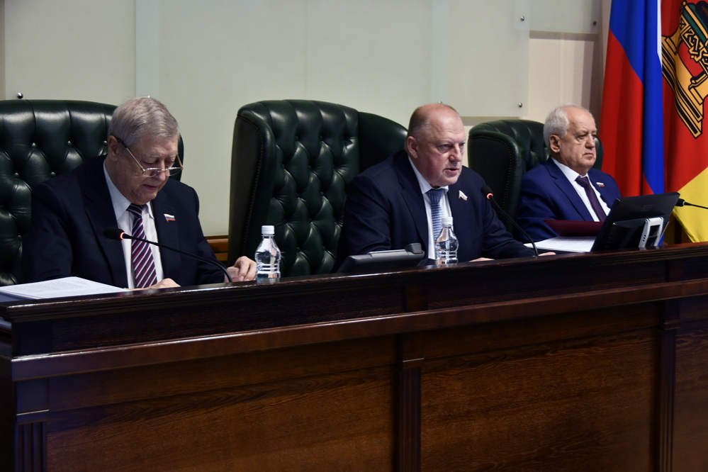 Спикер Заксобрания Сергей Голубев: Парламент Тверской области принял бюджет на ближайшие три года с акцентом на развитие и выполнение социальных обязательств