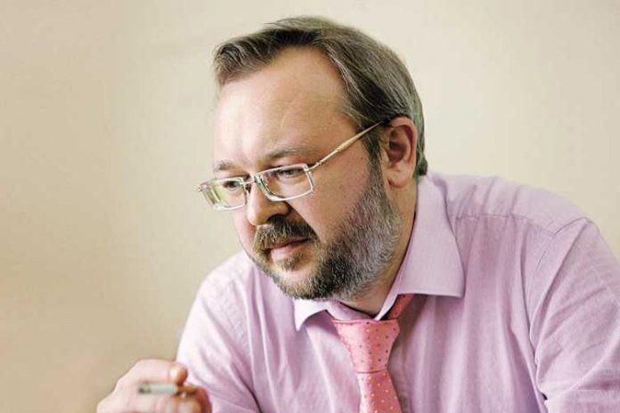 Киевский политолог Ермолаев: Украина накопила «ком катастроф» на целый год