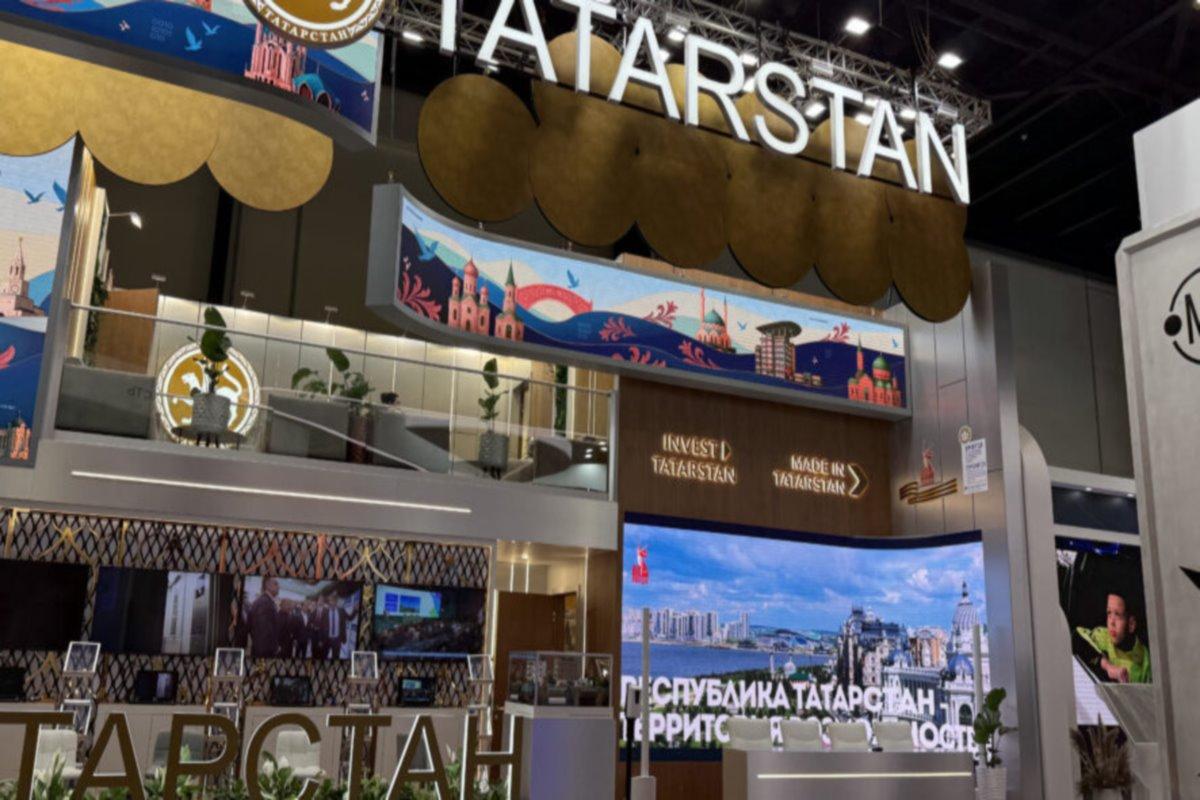 Делегация Татарстана во главе с Миннихановым прибыла на ПМЭФ в Санкт-Петербург