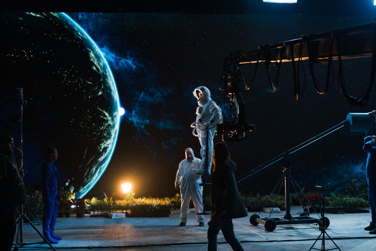 В Москве установили крупнейший светодиодный экран для киносъемок