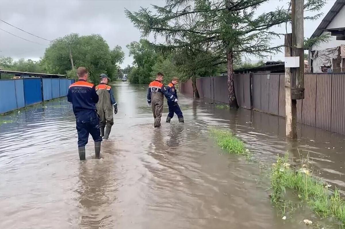 Более 4500 жителей Приморья остаются без света из-за циклона