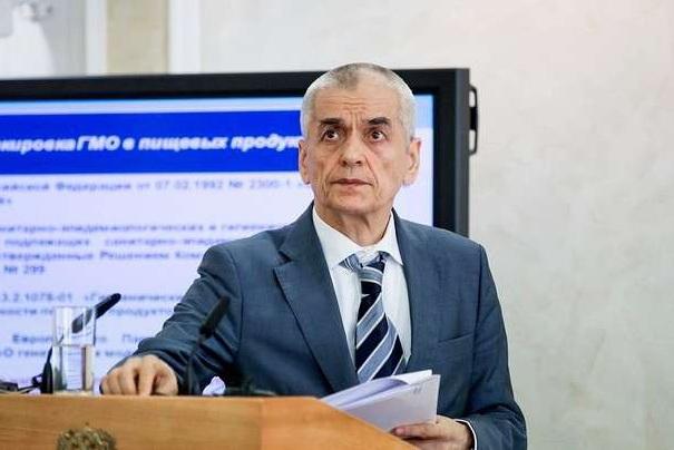«Крестики-нолики вместо знаний»: почему академик Онищенко провалил ЕГЭ