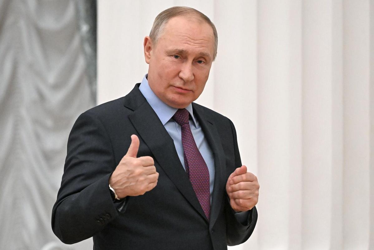 «Это и есть наша слабость»: Сатановский назвал качество Путина, которым пользуется весь мир