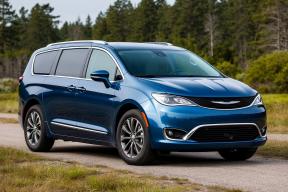 Chrysler готовит обновленный минивэн Pacifica 2027