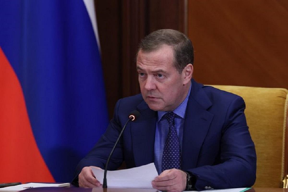 Медведев: Балтийские страны лают от бессилия