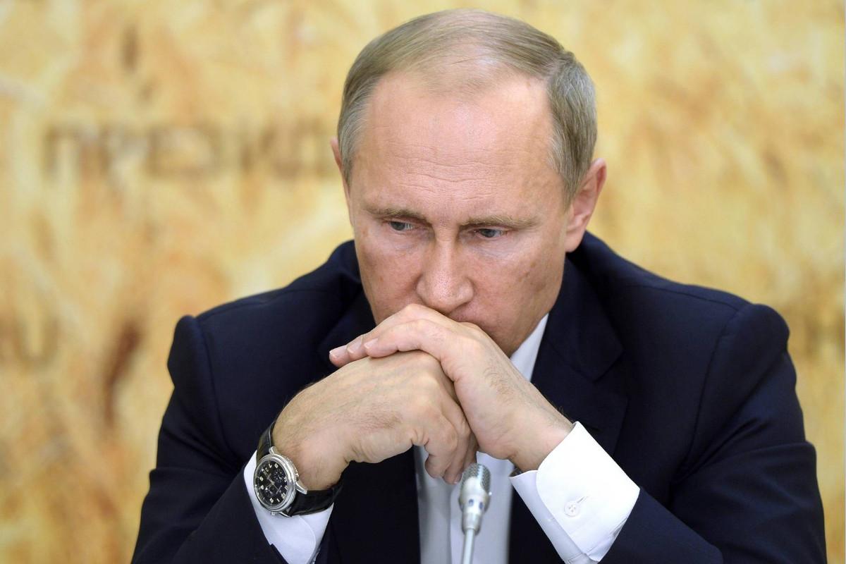 Новый курс: Путин оказался перед сложным выбором. Элиты ждут решения президента