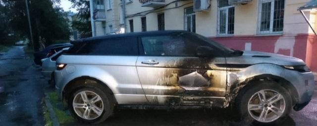 Житель Нижнего Тагила обиделся на бросившую друга женщину и поджег ее Land Rover