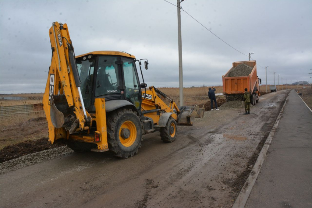 В Астрахани приступили к ремонту дорог после зимнего сезона