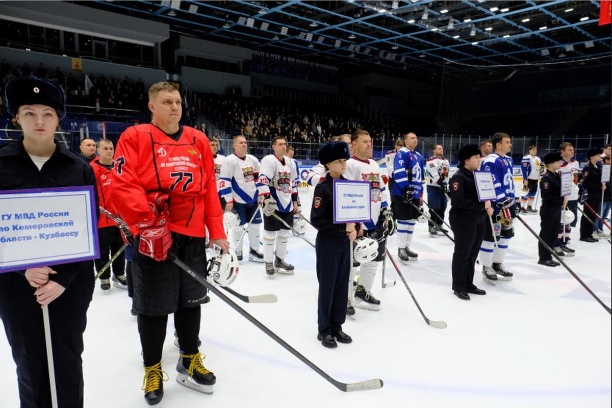 Губернатор Андрей Травников: Новосибирск становится столицей любительского хоккея