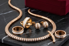 Бузова выгуляла на Красной Поляне украшения BVLGARI за 9 миллионов рублей