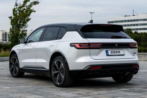 Продажи новых электромобилей на российском авторынке в 2025 году упали на 30%