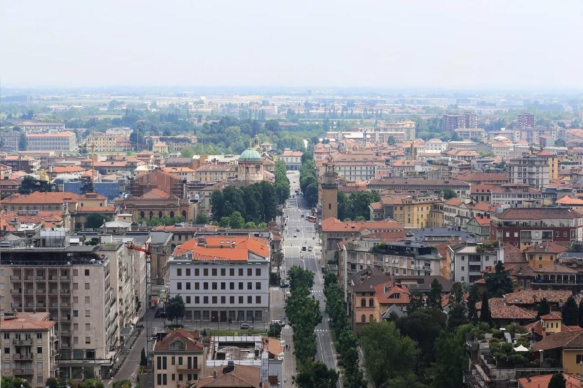 Европа устала от туристов: в популярных странах начались протесты
