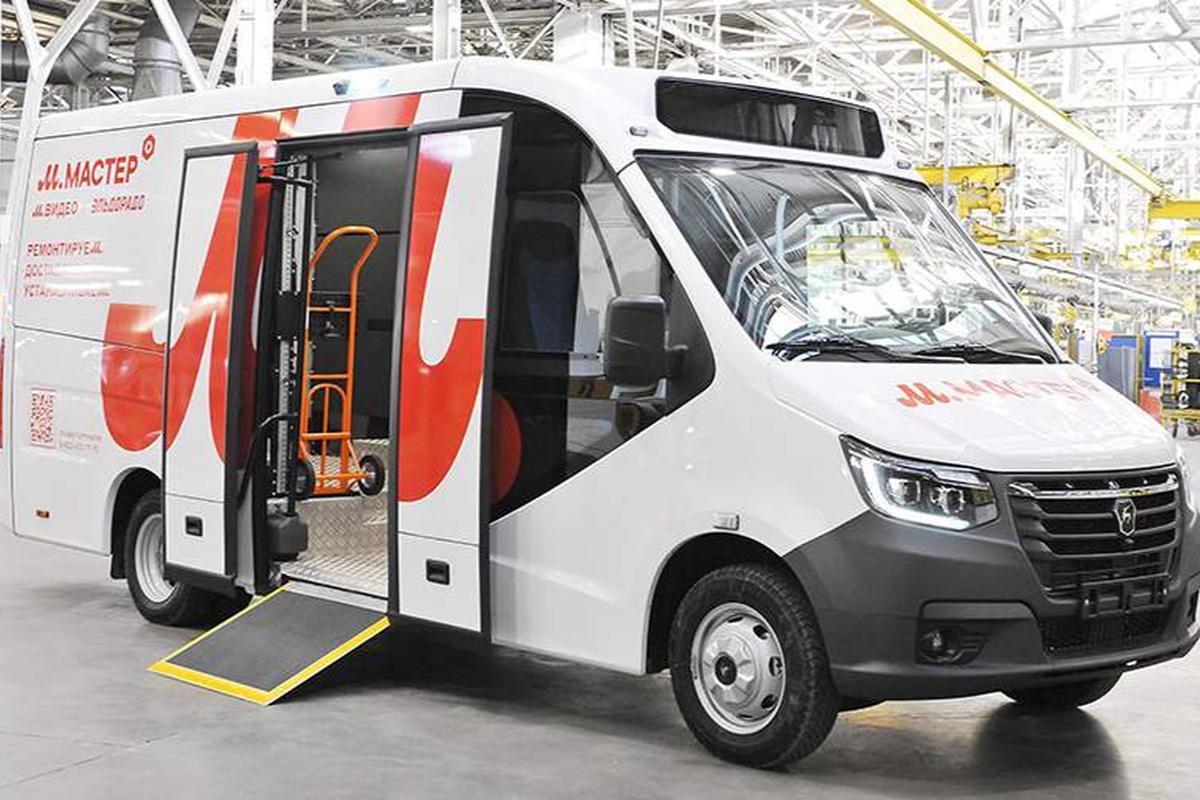 «Газель» встала на колени: Горьковский автозавод выпустил фургон, который кланяется курьерам и маркетплейсам