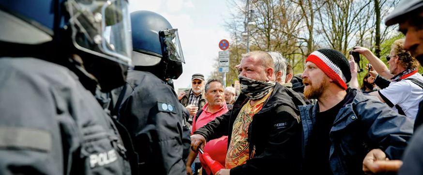 Полиция Берлина задержала более 150 человек на антиковидной акции