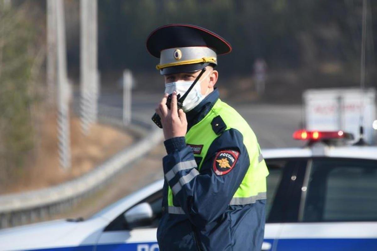 В Тюменской области из-за жары инспекторы ГАИ активнее проверяют самочувствие водителей
