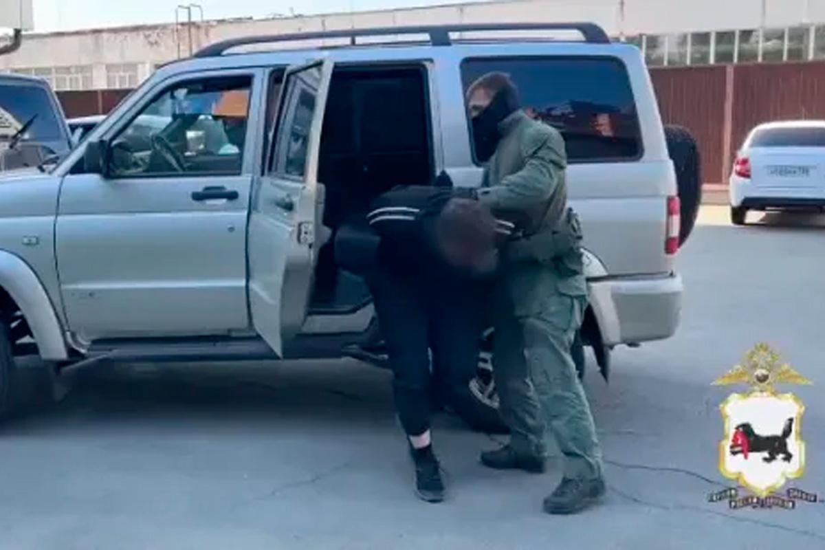 В Иркутске задержаны двое мужчин, находившихся в розыске за покушение на убийство