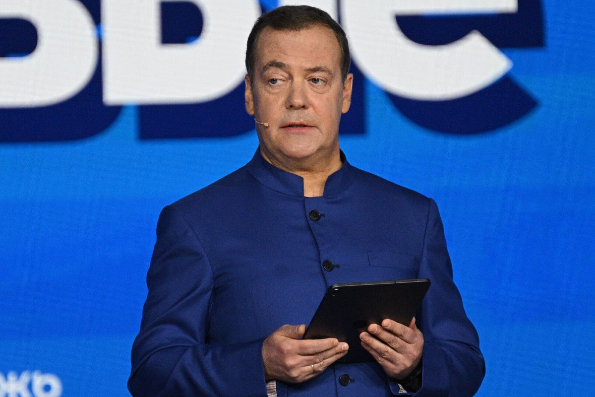 Медведев предложил свою реалистическую «формулу мира» в ответ Зеленскому