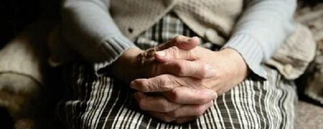 Пенсионер в Тихвине задушил 79-летнюю знакомую