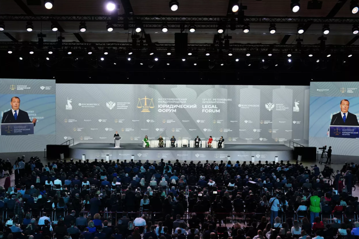 Дмитрий Медведев предупредил о рисках ещё одной войны при новом украинском руководстве