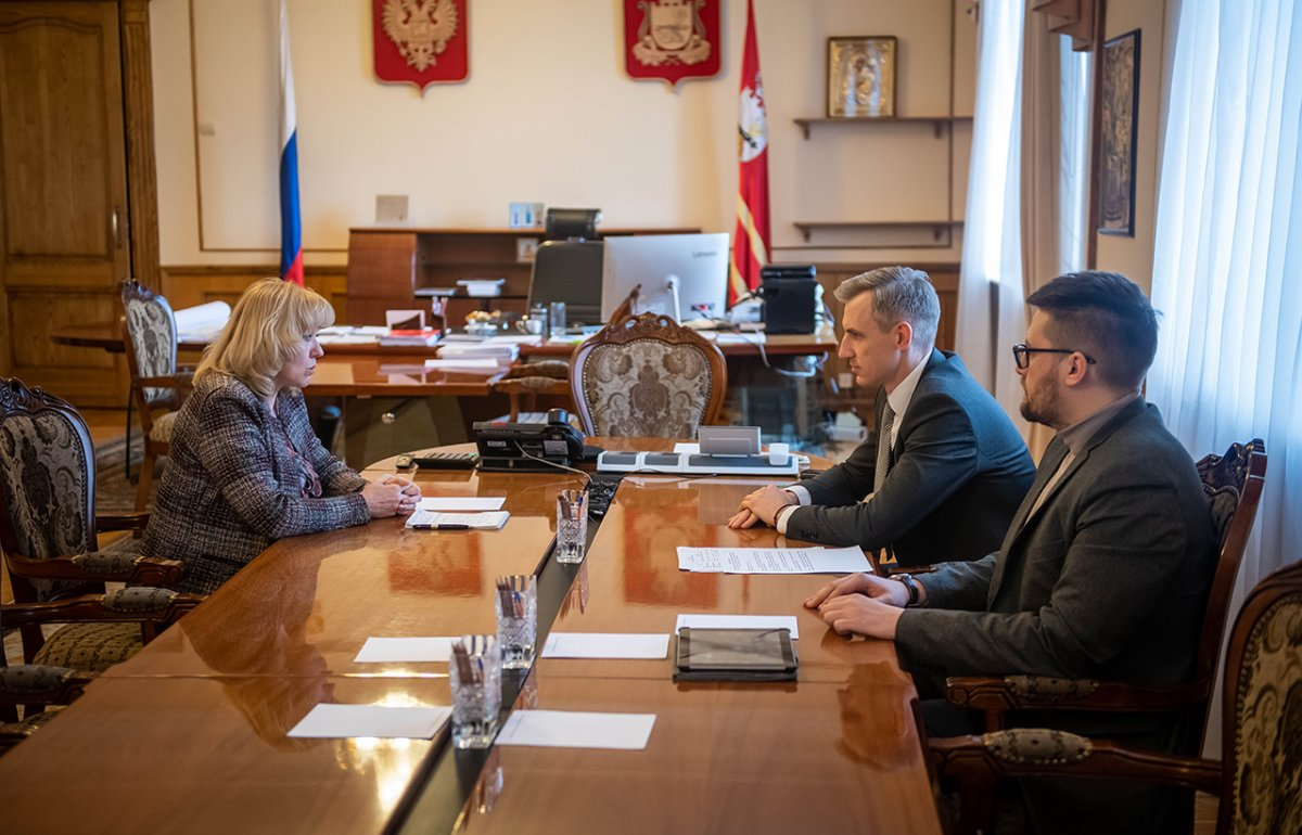 Врио главы Смоленской области Анохин провел встречу с председателем регионального исполкома ОНФ