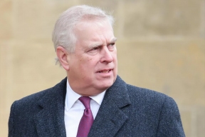 Букингемский дворец под ударом: брата короля арестовали на 66-летие, а он вышел с лицом, полным ужаса