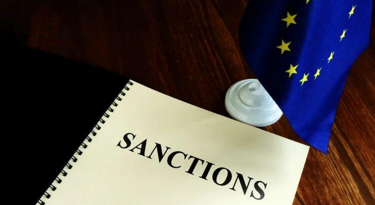 Евросоюз принял восьмой пакет антироссийских санкций, включая потолок цен на нефть