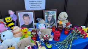 Стихийный мемориал в память о погибшей в теракте в Белгороде семье появился в Пятигорске