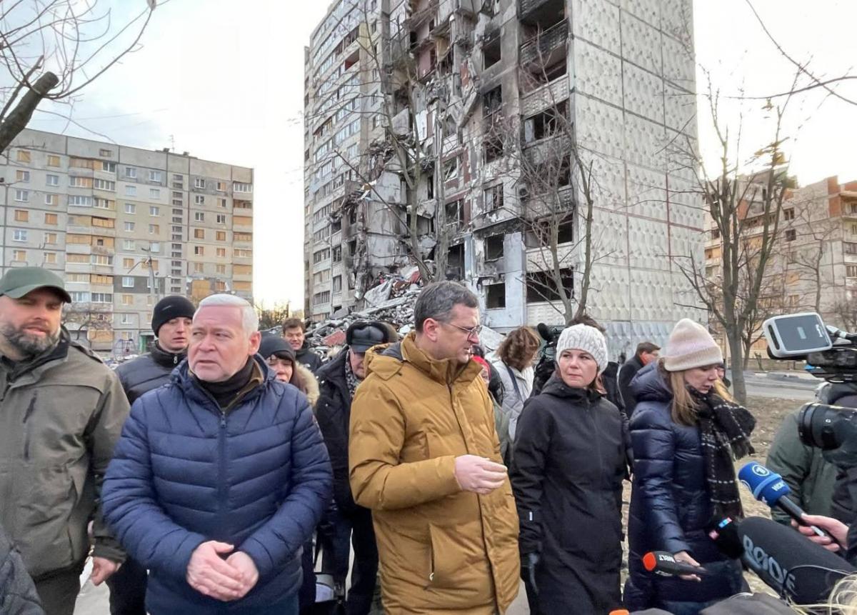 Глава МИД Германии Бербок побывала в Харькове и пообещала новые поставки оружия