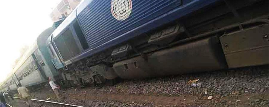 42 человека пострадали при сходе поезда с рельсов около Каира
