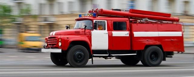 В Москве при пожаре в квартире пострадали два человека