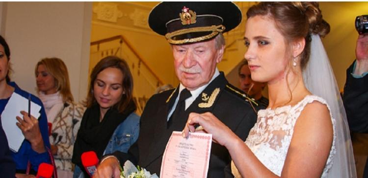84-летний актер Иван Краско женился на 24-летней студентке