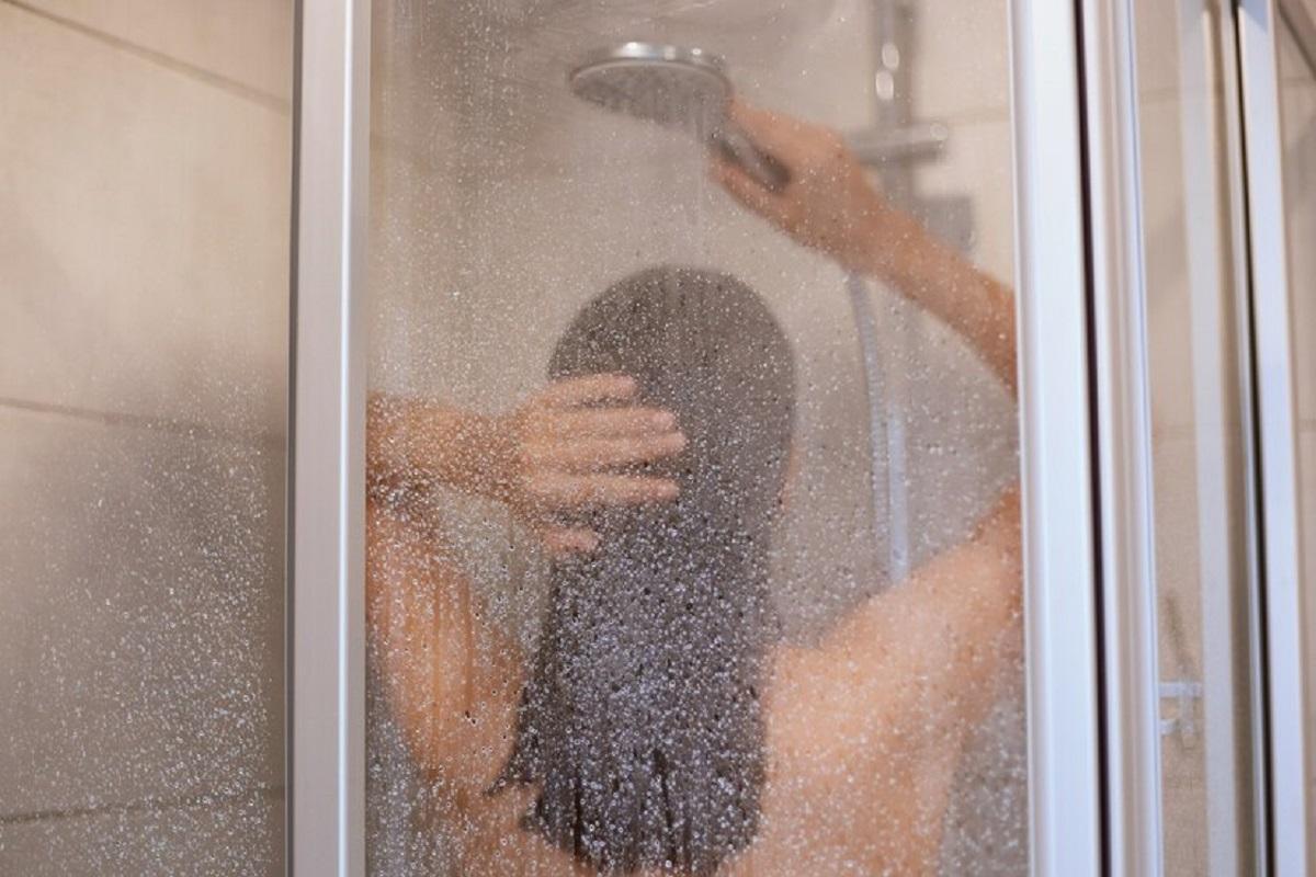 Что случится с кожей, если принимать душ дольше 10 минут? Признание дерматолога огорошило россиян