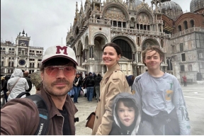 «Люблю тебя, девчонка!»: Максим Матвеев опубликовал редкое семейное фото к 15-летию свадьбы с Боярской