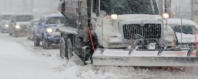 В мэрии Омска объяснили плохую очистку улиц аномальным снегопадом