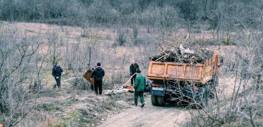 В Геленджике прошел первый массовый субботник в 2016 году