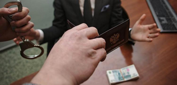 Самарский следователь задержан при получении взятки в 2 млн рублей