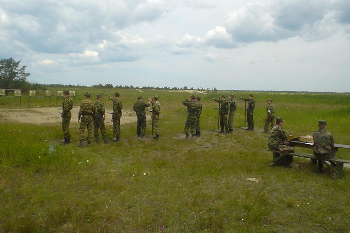 Контрактники в Новосибирской области осваивают спецназовские методики