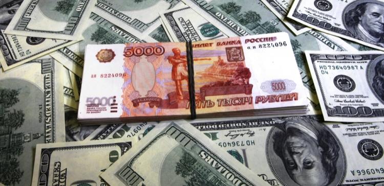Курс доллара в РФ установил новый максимум за 1,5 месяца