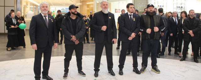 Тимати открыл Black Star Burger в крупнейшем на юге России чеченском ТРЦ «Грозный Молл»