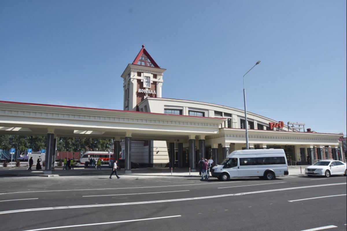 Бюро находок: забытые в поездах ласты, сено и зубные протезы вернули новосибирцам