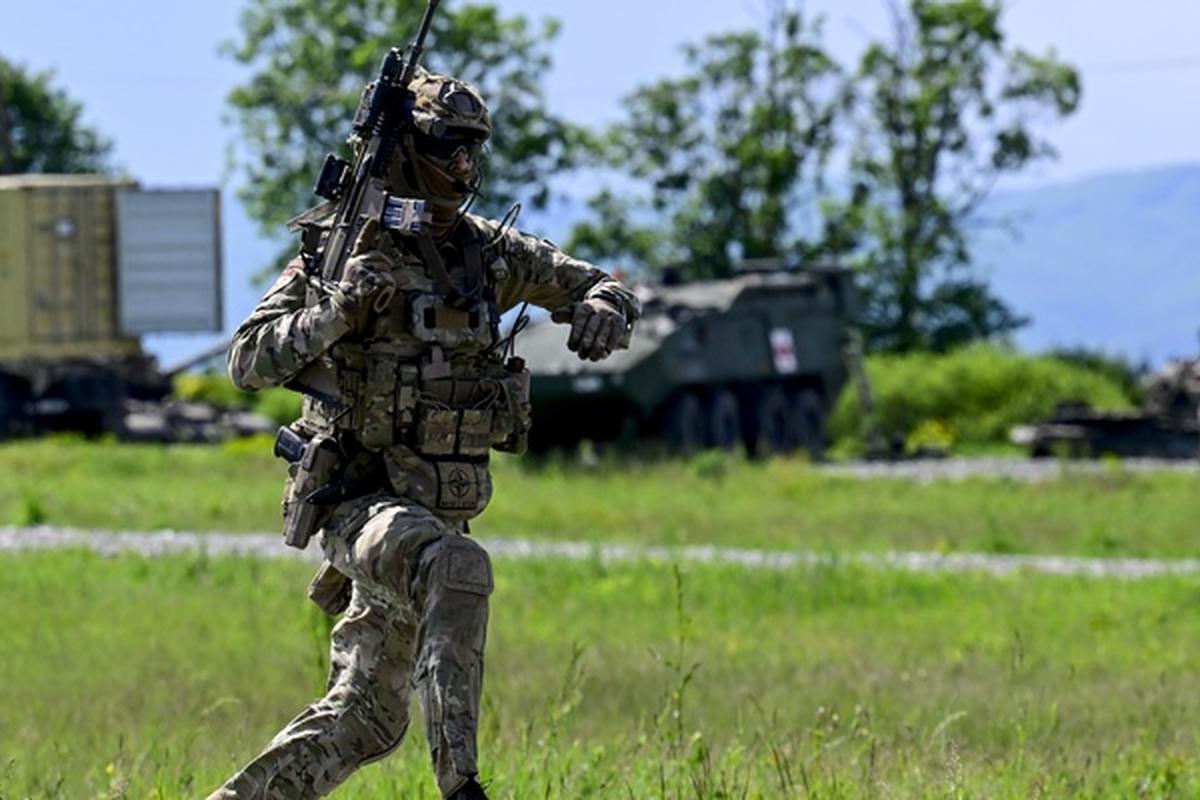 СВР сообщает о прибытии первых военных из Британии и Франции в Одессу