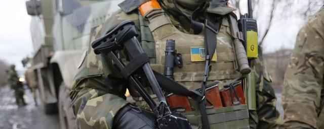 Украинские власти обяжут уехавших за границу граждан страны становиться на воинский учет