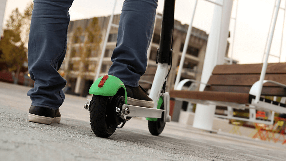 В Краснодаре разрешат парковать электросамокаты только на специальных парковках