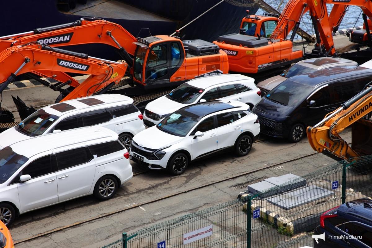 Укрепление рубля привело к ажиотажному спросу в России на автомобили из Южной Кореи и Японии