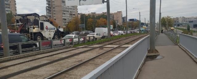 Пробка на Пискаревском проспекте в Петербурге 27 сентября достигла 10 баллов